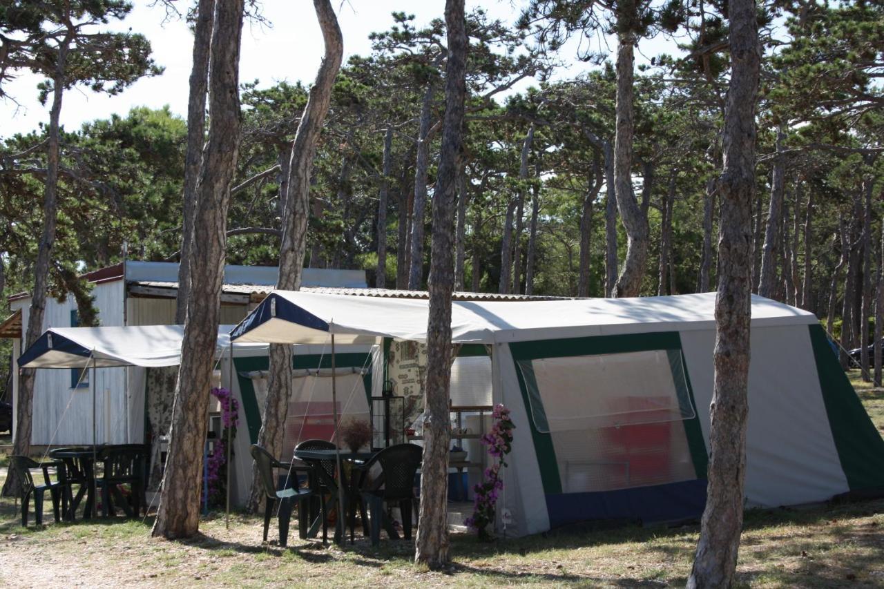 Camping Planik Hotell Ražanac Eksteriør bilde